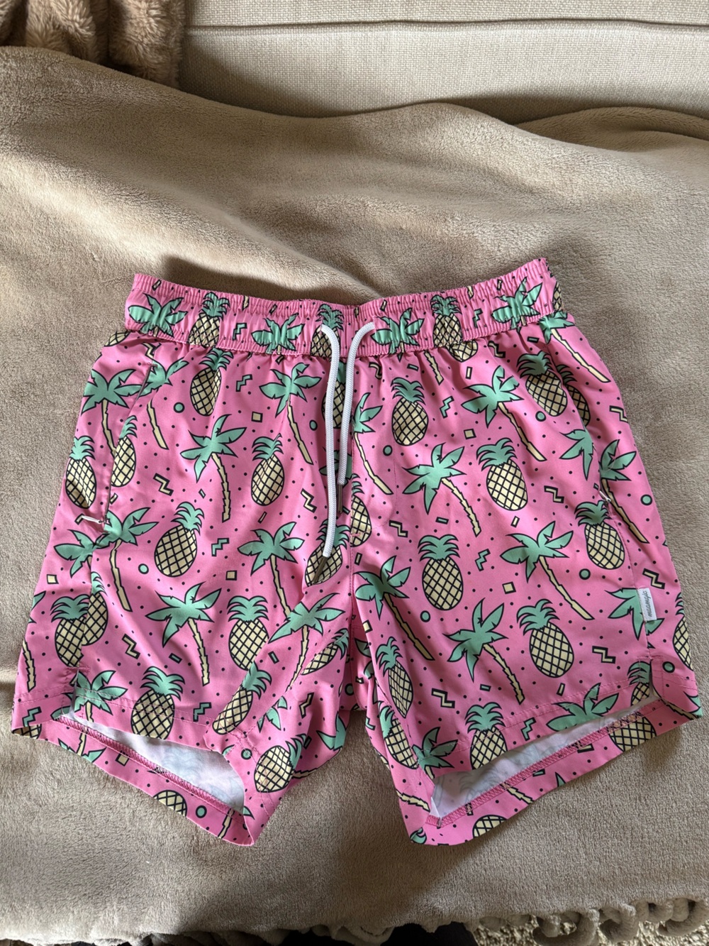 Men’s 5 inch Pink Pineapple Print Swim Trunks with liners